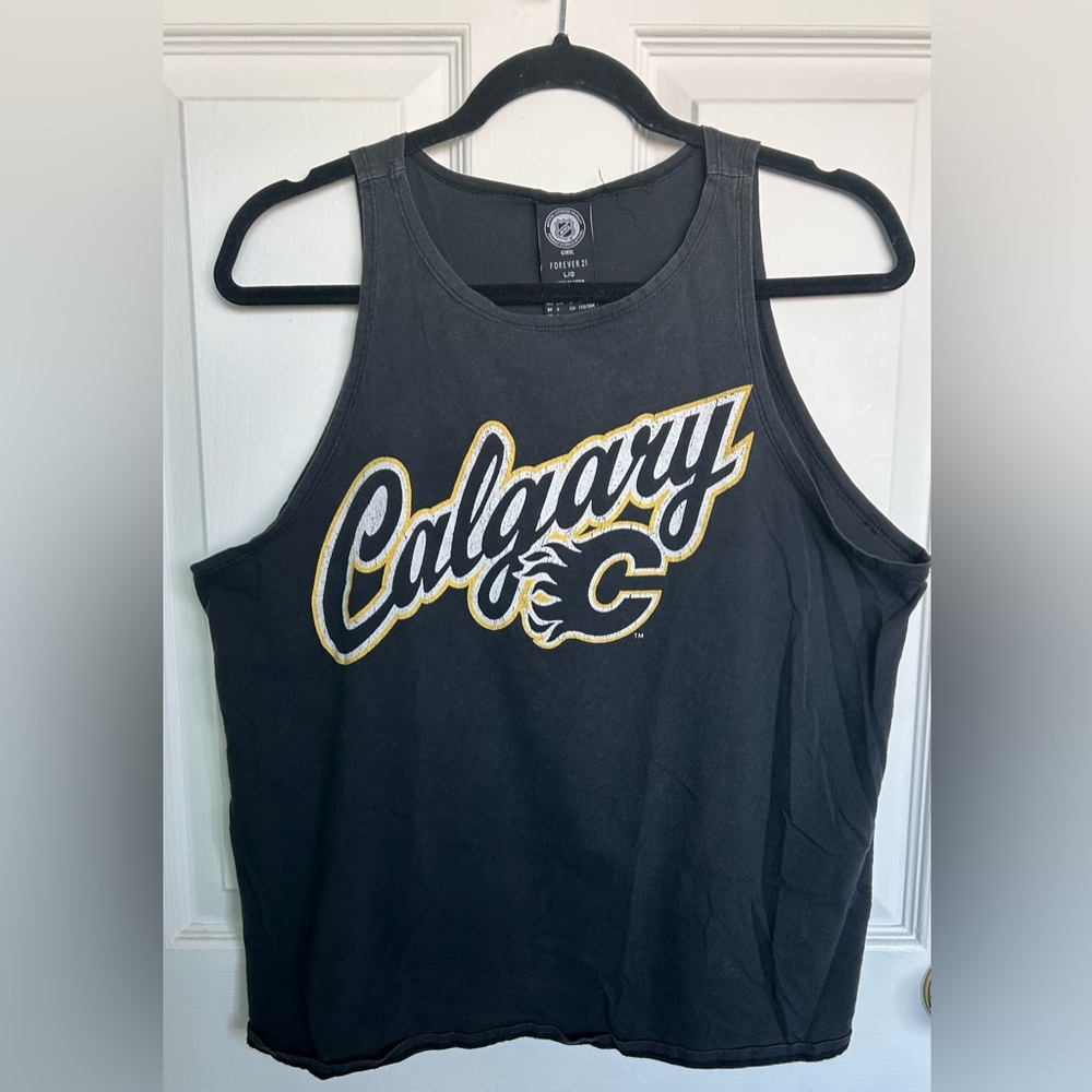Ladies Forever 21 x NHL Calgary Flames Graphic Tank Top